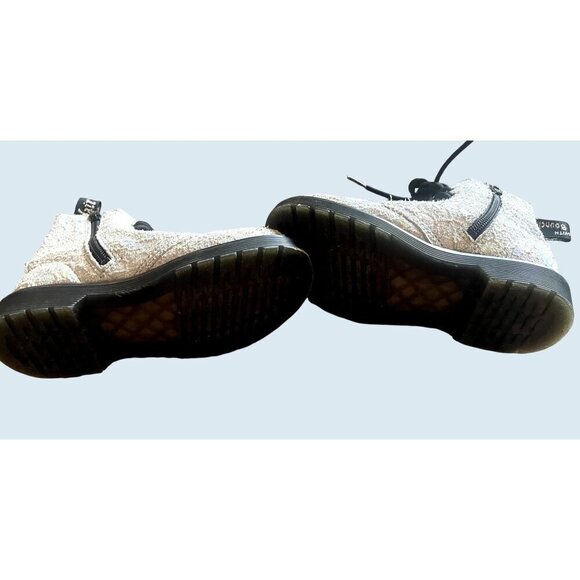 DR MARTENS Youth Kids Textured Combat Boots Silver Metallic White Size 1 - Picture 6 of 7